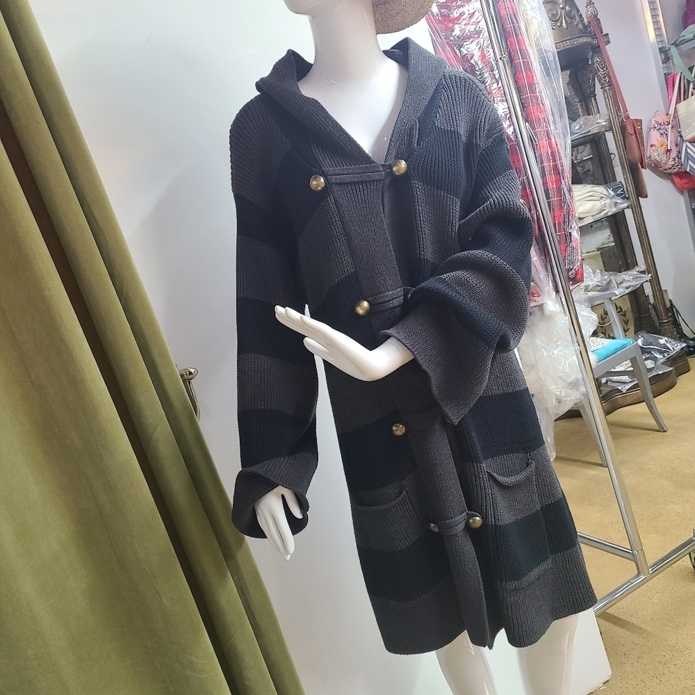 Line Long Knit Sweater
